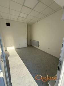 Izdaje se lokal – idealan za Vašu manju delatnost!